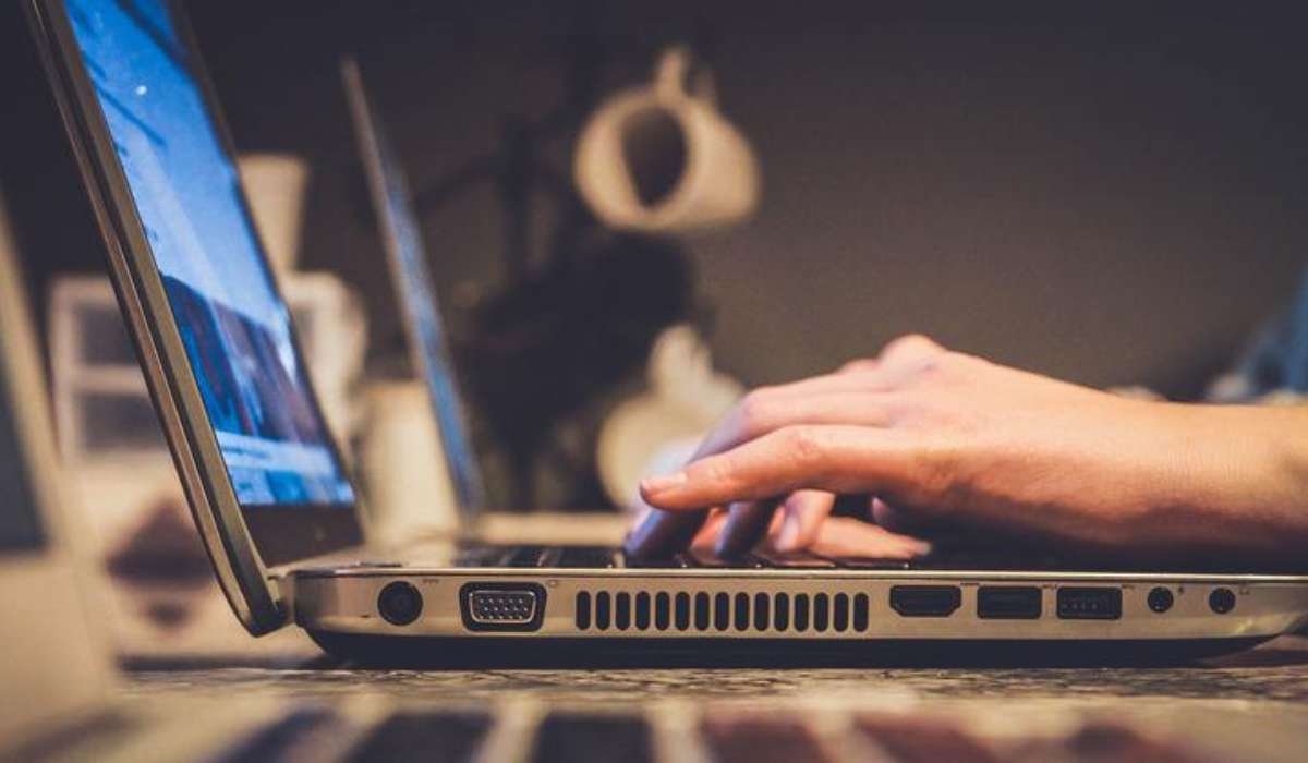 Internet domina, pero la desconfianza crece: así se informan los bolivianos