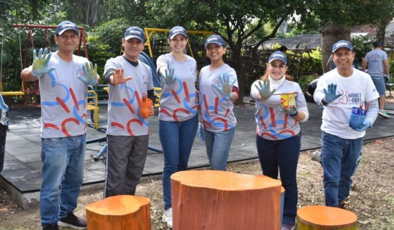 Voluntarios de Itacamba se ponen «Manos a la obra» y transforman el área de juegos de Fusindo