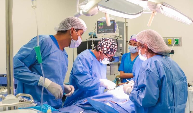 Hito médico: realizan la primera reconstrucción de laringe con cartílago costal en una paciente de dos años