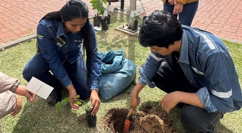 La UAGRM logra su primera cosecha de compost y avanza en el reciclaje y formación ambiental