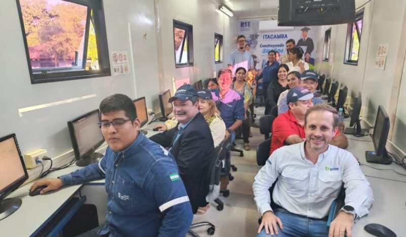 Un aula móvil llevará formación digital gratuita a más de 260 personas en San Miguel de Velasco