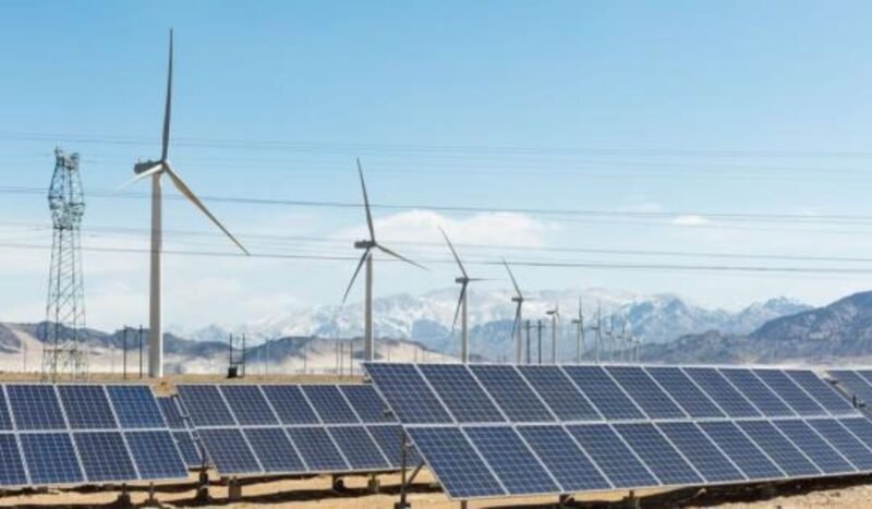 Renovables crecen a un ritmo histórico, pero aún están lejos del 78% que se considera necesario para 2035