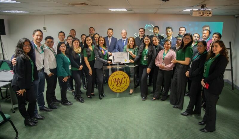 Seguros y Reaseguros Mercantil Santa Cruz recibe distinción internacional por una cultura centrada en las personas