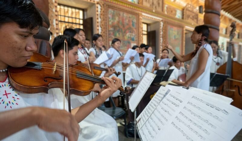 El Ensamble Moxos lleva a Europa el patrimonio musical de la Amazonía boliviana