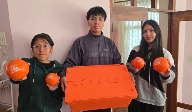 Mary Luz, Jhonatan y Valeria ya están en Corea para representar a Bolivia en el mundial de robótica